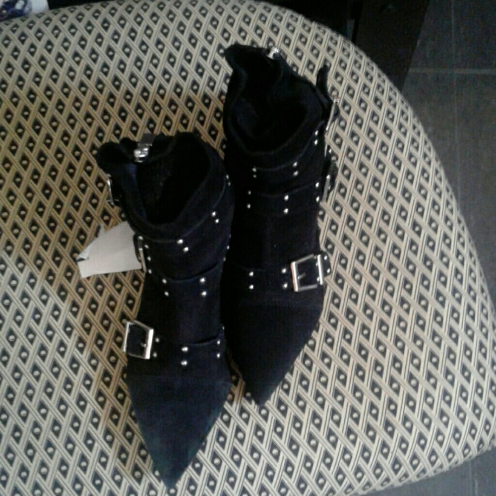 NEW STEVE MADDEN BOOTIES - Picture 4 of 4